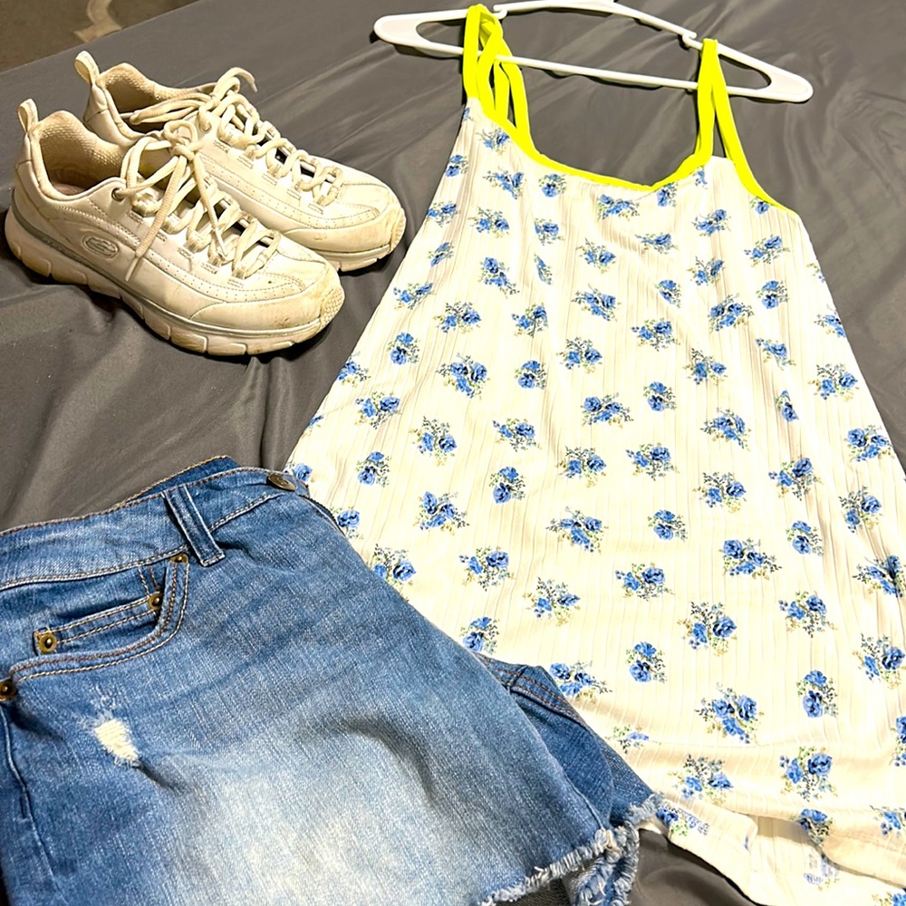 White birch blue and white floral top with neon line on top.